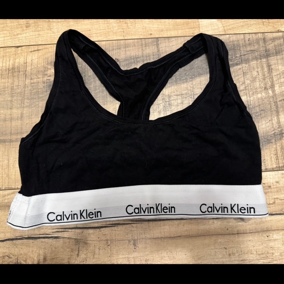 Calvin Klein - Picture 2 of 2